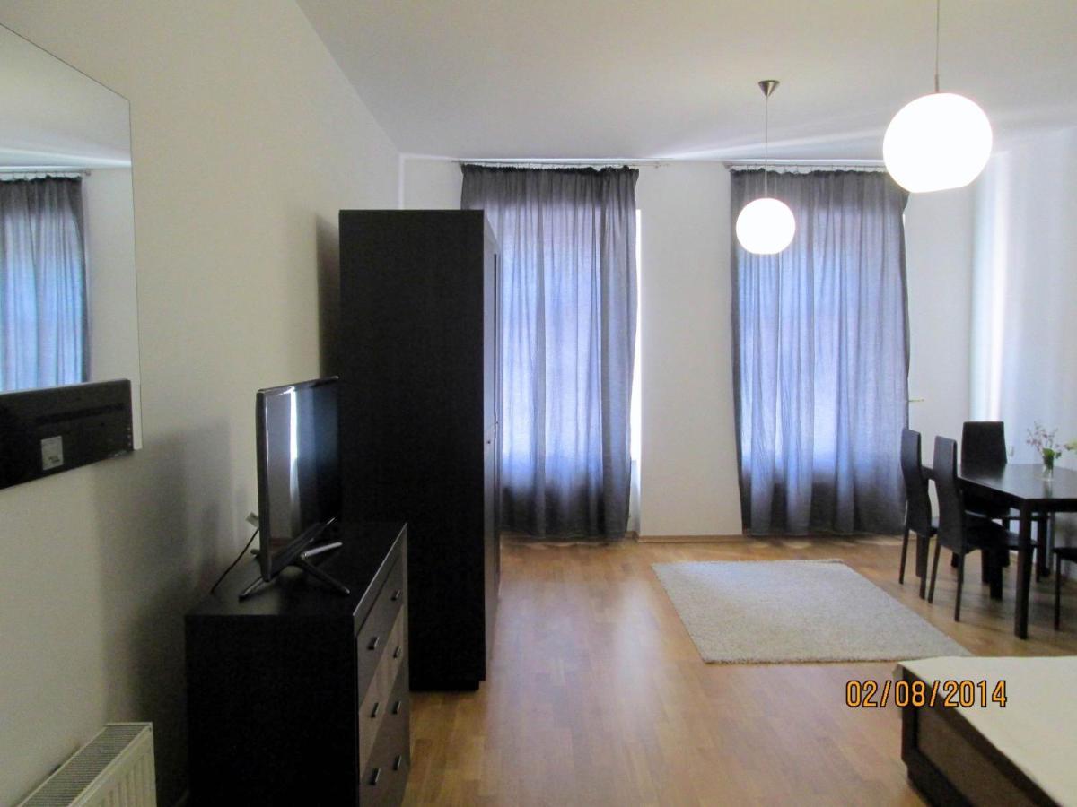 Apartment In The Centre Of ลวีฟ ห้อง รูปภาพ