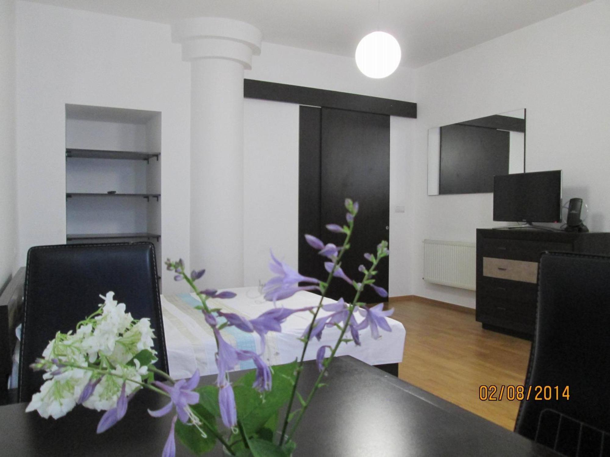 Apartment In The Centre Of ลวีฟ ภายนอก รูปภาพ