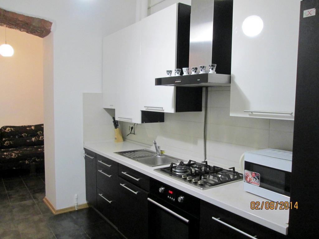 Apartment In The Centre Of ลวีฟ ภายนอก รูปภาพ