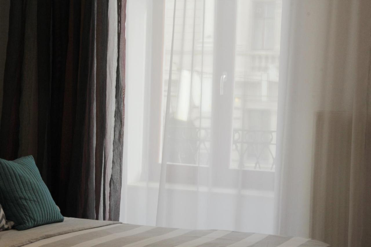 Apartment In The Centre Of ลวีฟ ภายนอก รูปภาพ