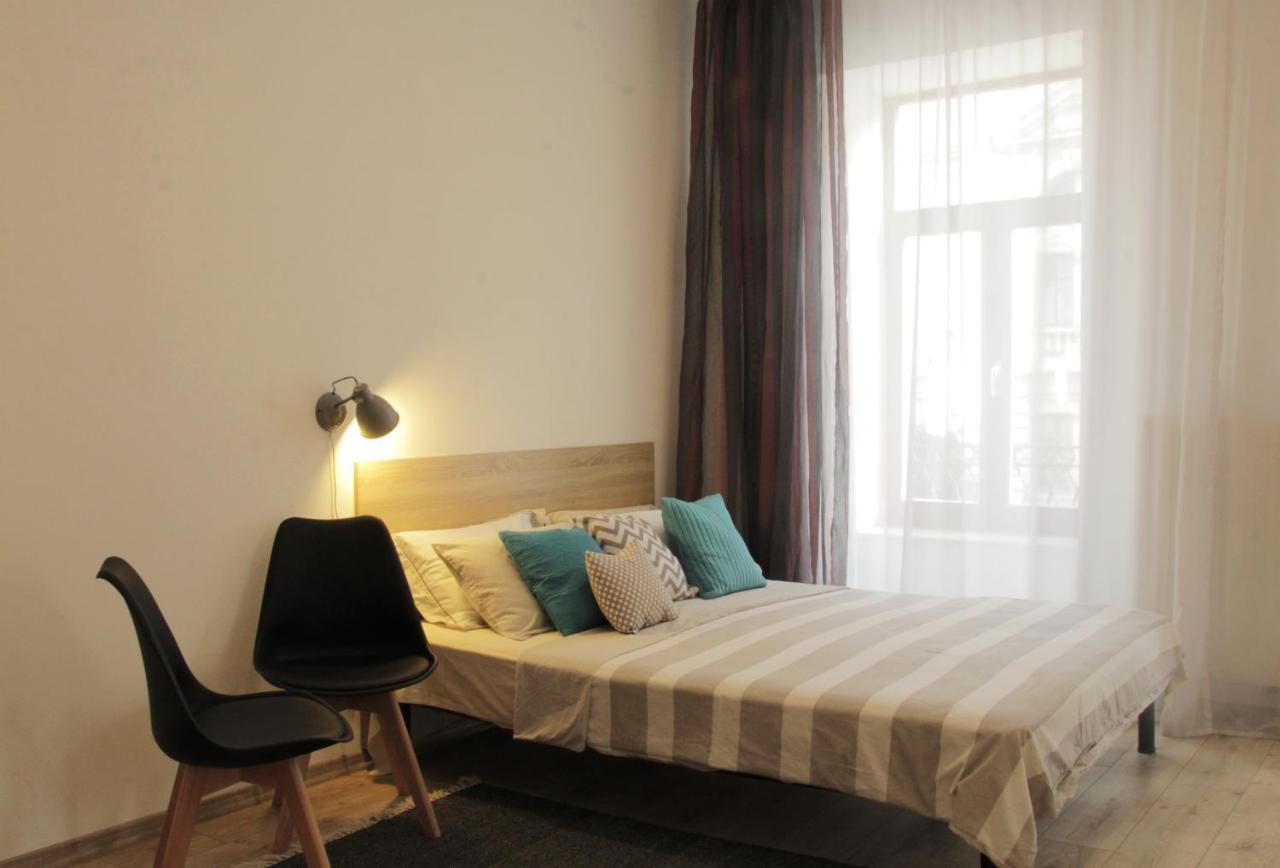 Apartment In The Centre Of ลวีฟ ภายนอก รูปภาพ