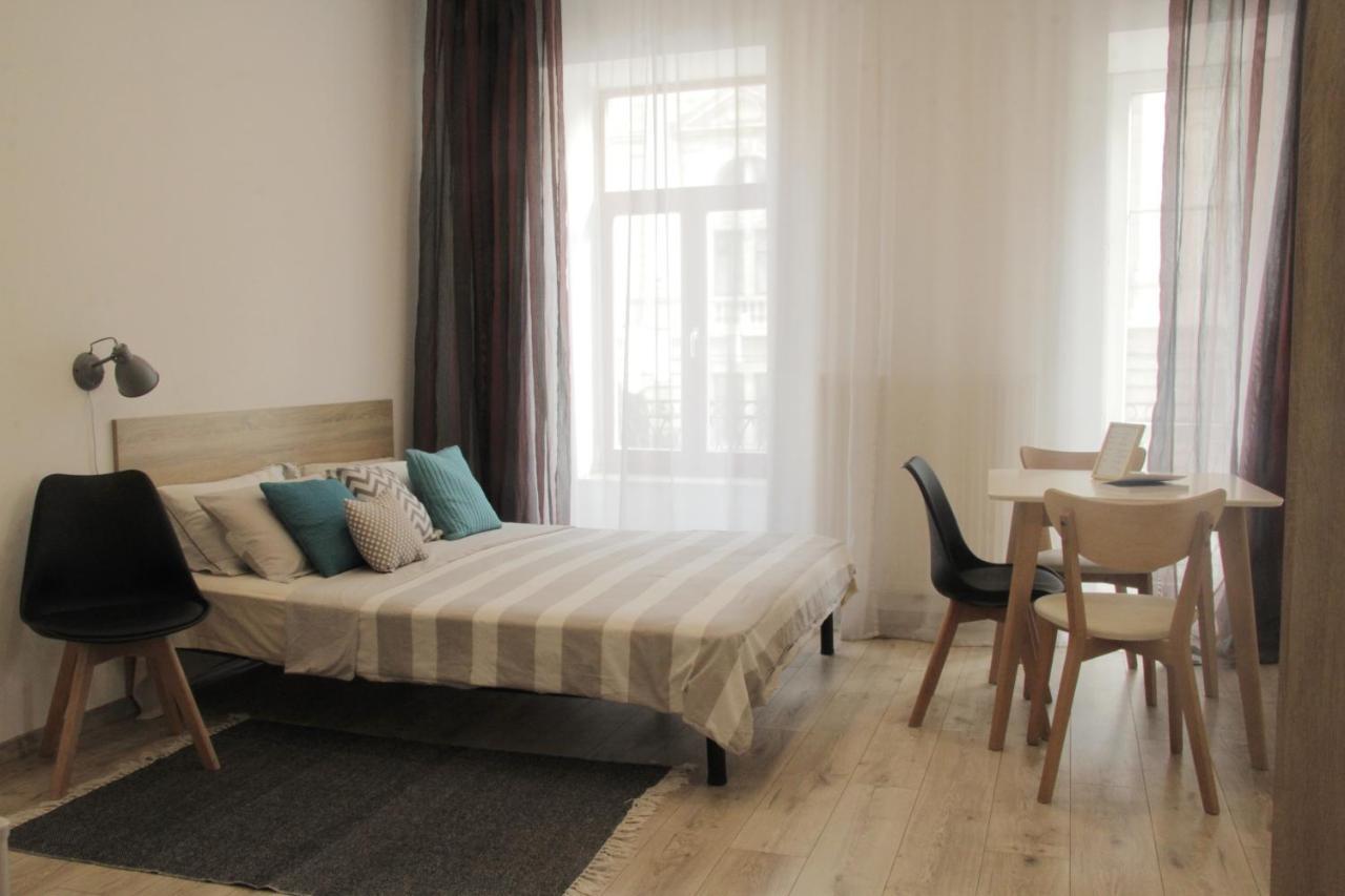 Apartment In The Centre Of ลวีฟ ภายนอก รูปภาพ