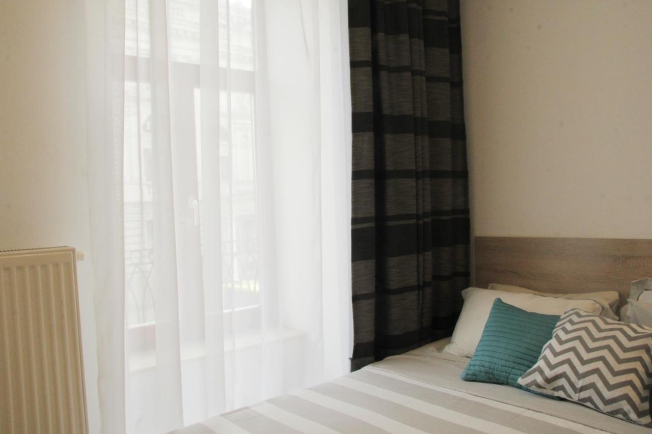 Apartment In The Centre Of ลวีฟ ภายนอก รูปภาพ